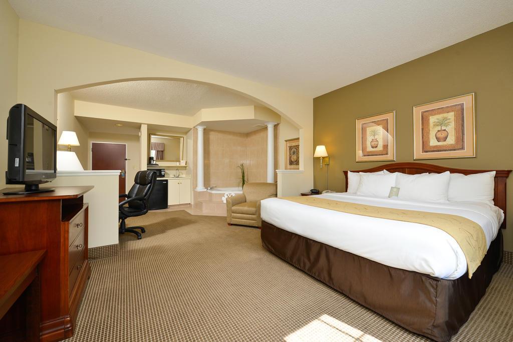 คอมฟอร์ต สวีท เมอร์เทิลบีช เซ็นทรัล Hotel ภายนอก รูปภาพ